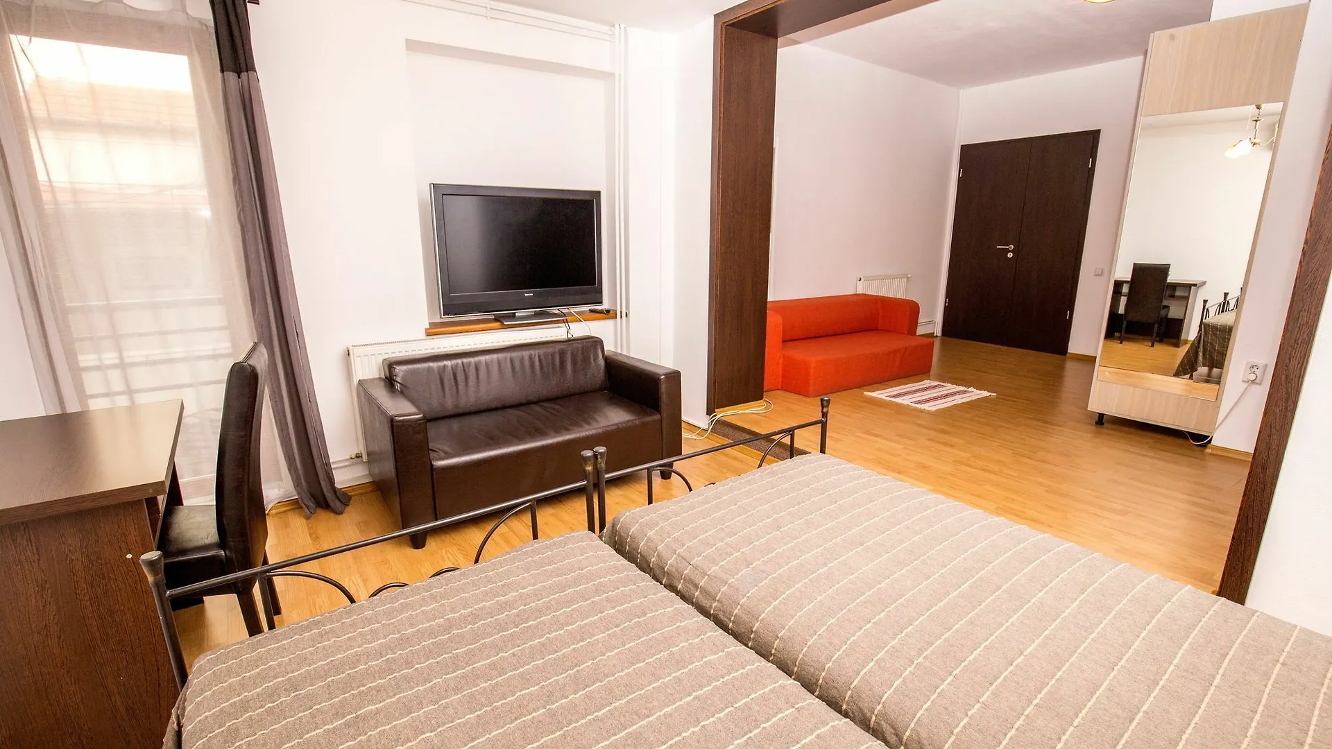 Vatra Accommodation Bucharest Гостевой дом