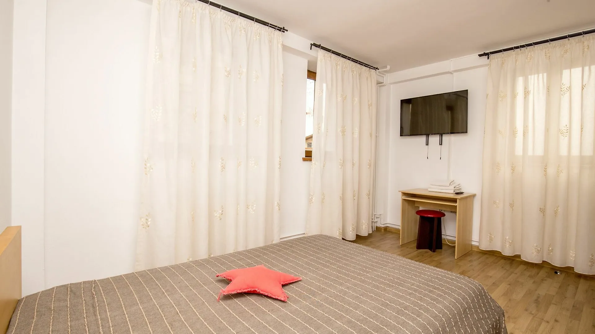 בוקרשט Vatra Accommodation בית הארחה